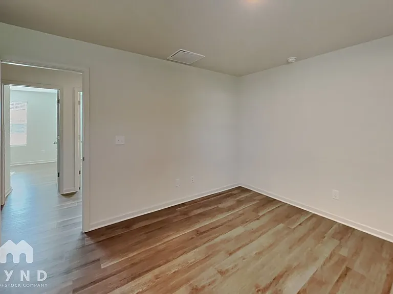 6807 Hardwick Ln — Photo 7