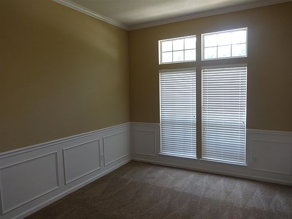 3rd image of 164 Strawberry Ln