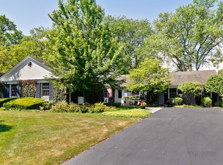 630 Burton Dr, Lake Forest, IL 60045