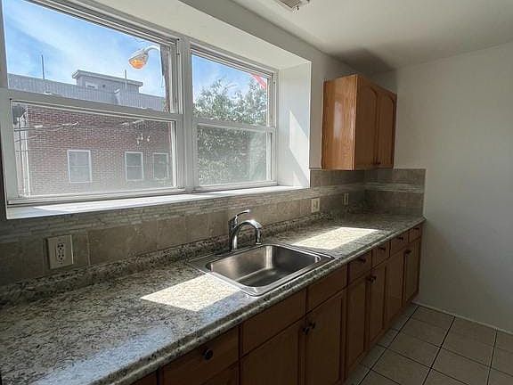 5th image of 1218 Mifflin St Floor 2