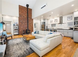 1049 S Washington Ave, Fayetteville, AR 72701