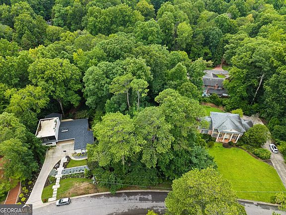 2nd image of 2032 Castleway Dr