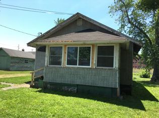 24 W Locust Ave, Charleston, IL 61920