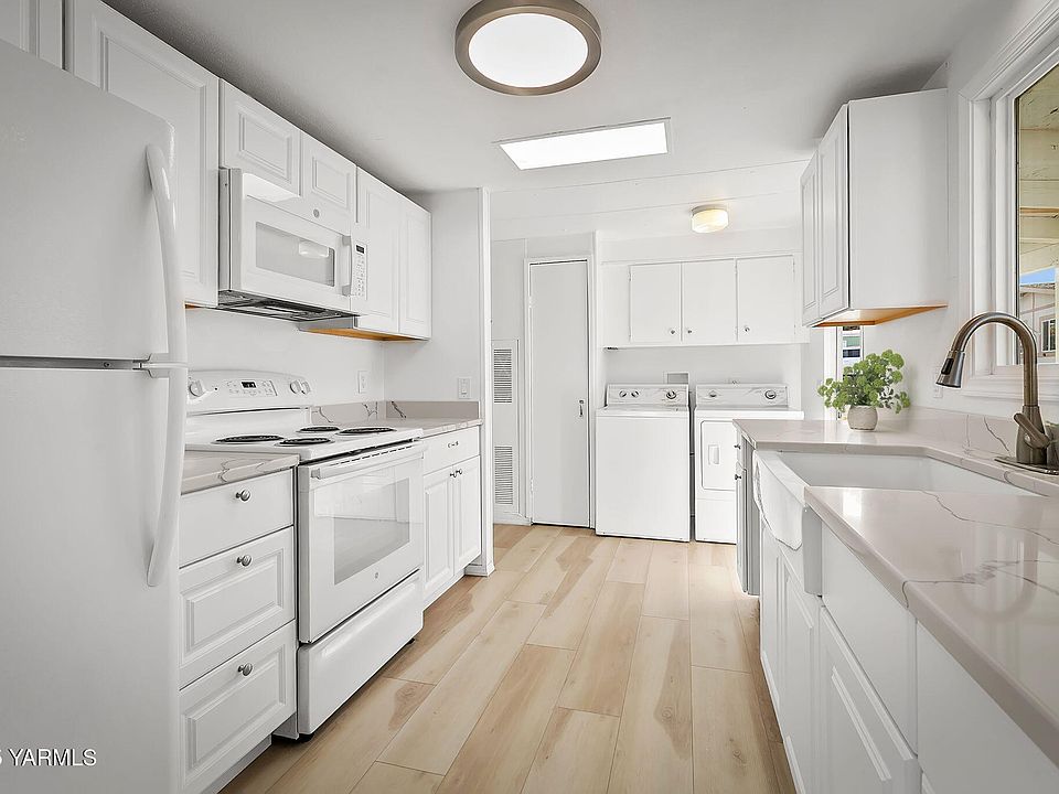 1st image of 802 N 40th Ave Unit 32