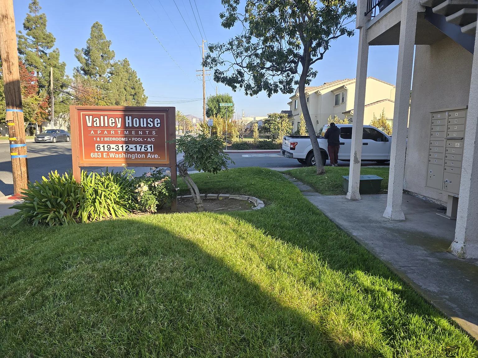 Valley House Apartments — Photo 4