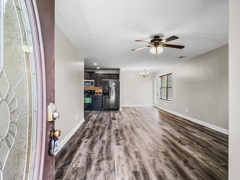 985 Culverson Ct — Photo 7