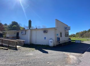 2116 Lower Demunds Rd, Dallas, PA 18612