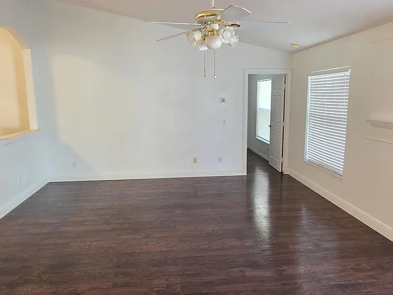 6448 NW Colgate St — Photo 10