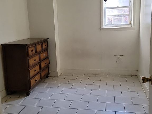 4th image of 207 W 4th St Unit 2