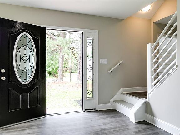 3rd image of 20536 Southlawn Ave