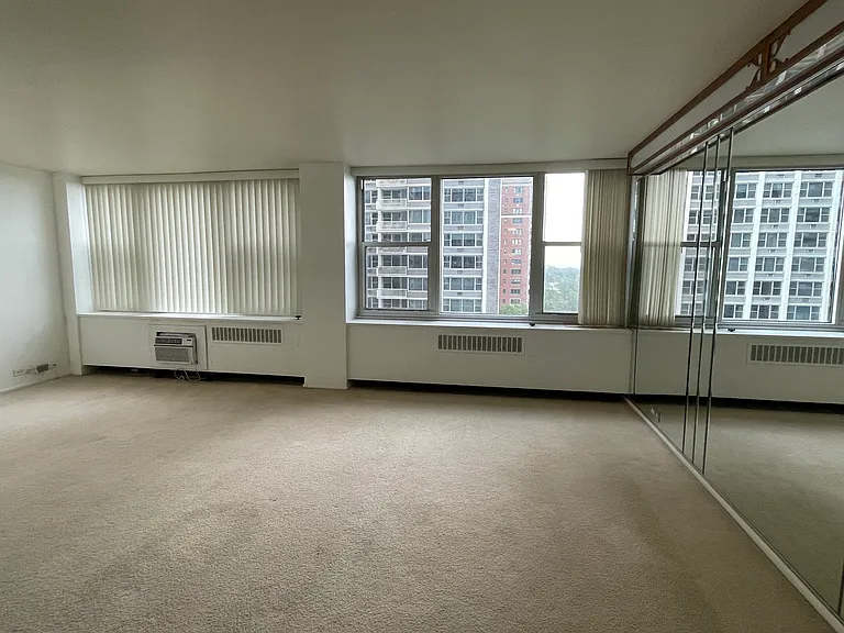 4250 N Marine Dr #1003 — Photo 22