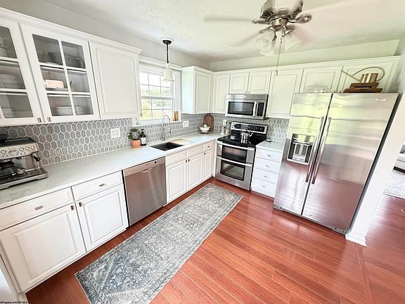 5th image of 104 Lockwood Dr