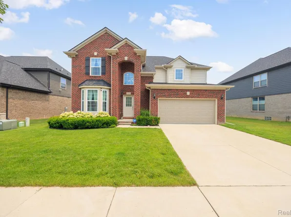 3534 Birchmount Dr, Troy, MI 48083