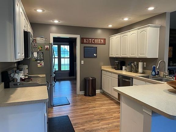 4th image of 547 Oakland Meadows Blvd