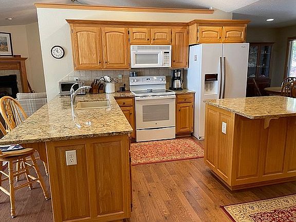 Kitchen 15' x 12'