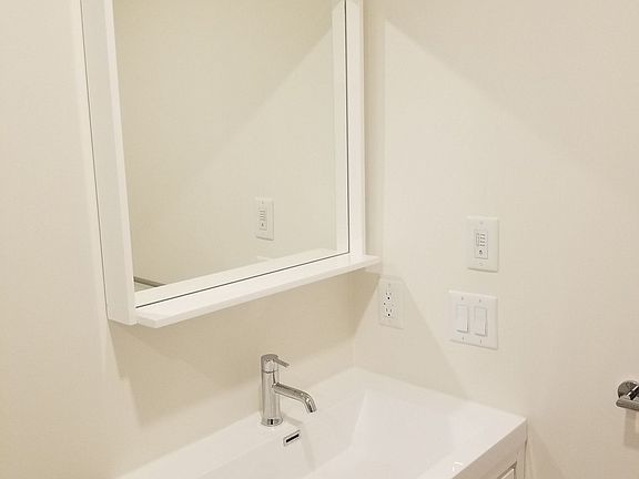 3rd image of 212 King William St #923