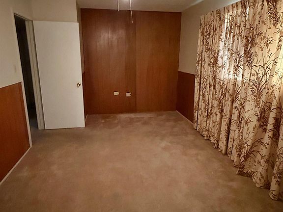 2nd image of 3021 S Palmaire Ave