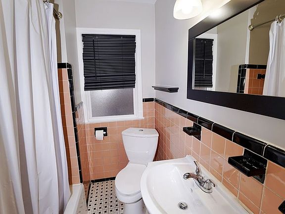 2nd image of 3014 20th St #1