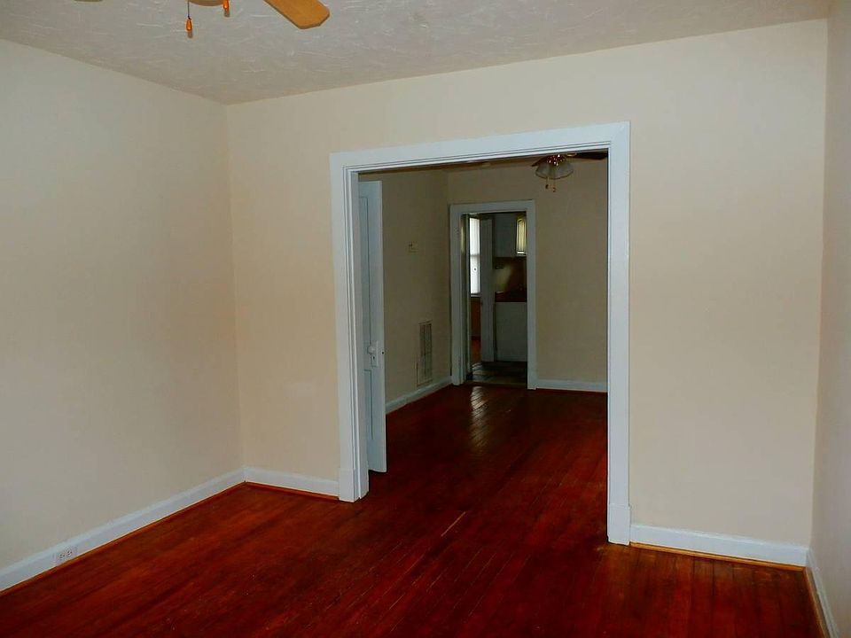 2nd image of 3211 Idlewood Ave