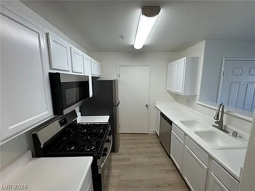 950 Seven Hills Dr Photo 1