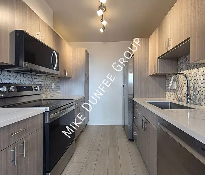 232 E 21st St #1 — Photo 3