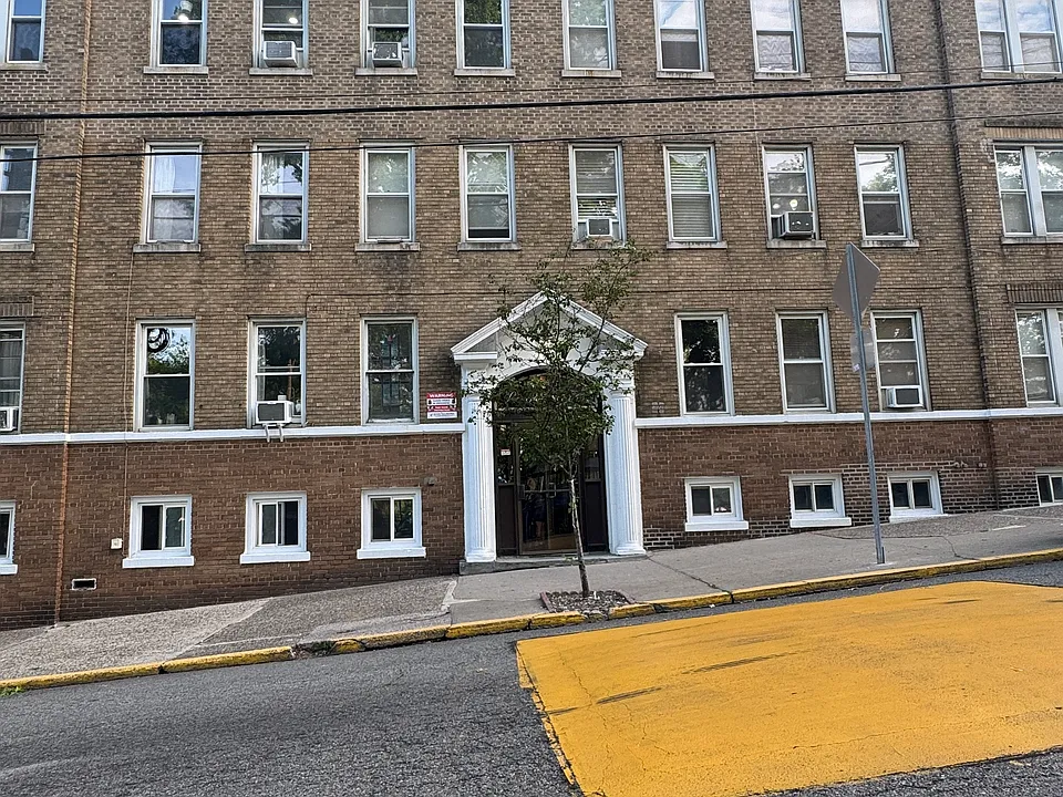325 79th St #26