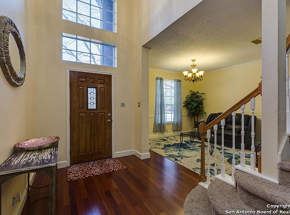 2nd image of 2318 Encino Cliff St