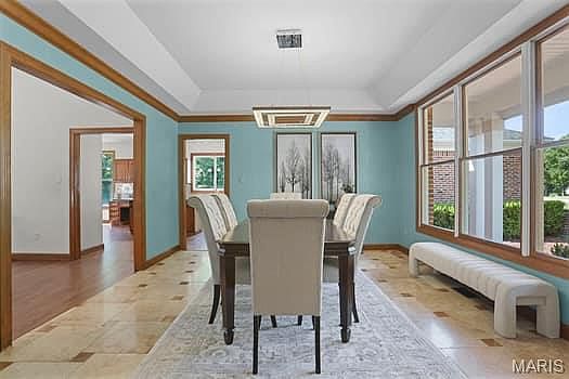 5th image of 17134 Surrey View Dr
