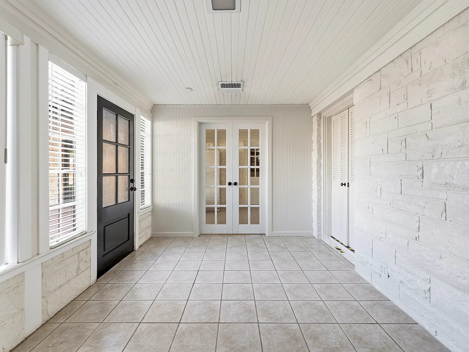 4 bed, 4286 sqft, $6,500 — Photo 3