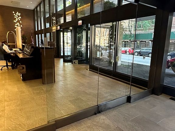 5th image of 2650 N Lakeview Ave APT 4003