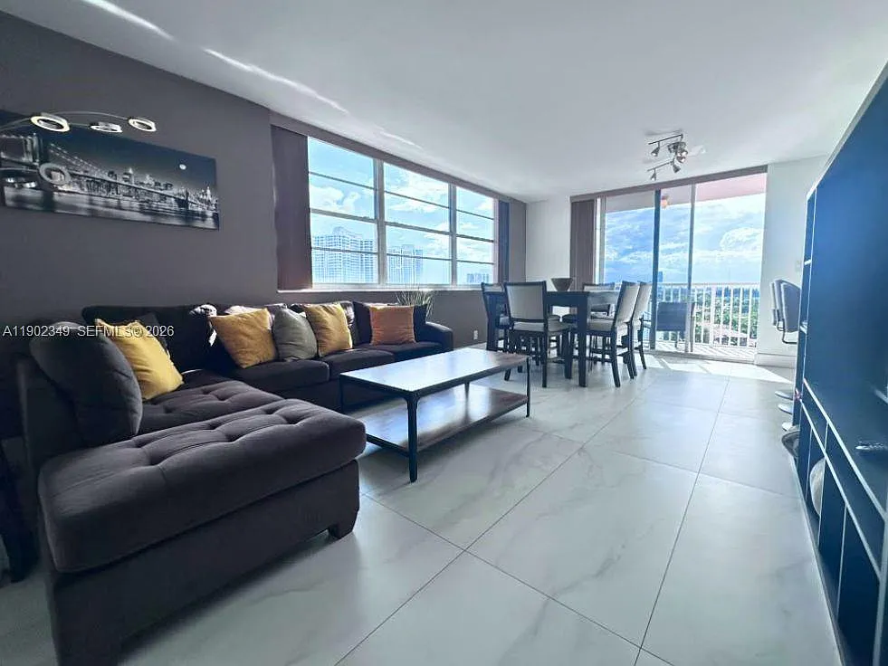 The Clifton Condo — Photo 2