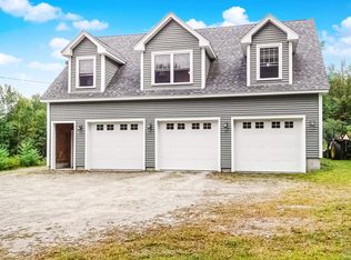 64 Summer St, Oakland, ME 04963