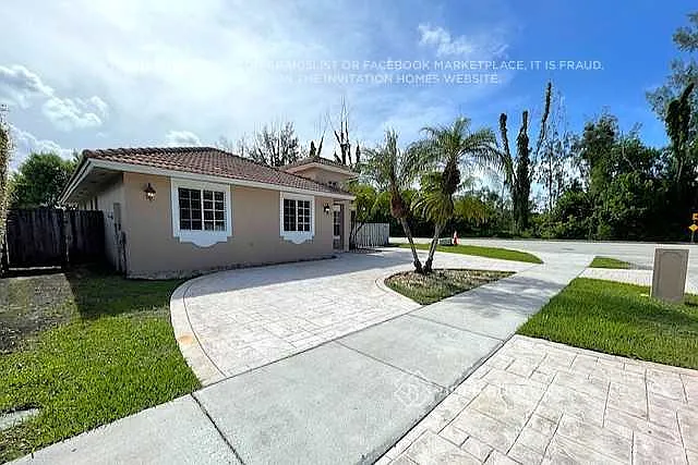 1192 NW 134th Pl — Photo 2