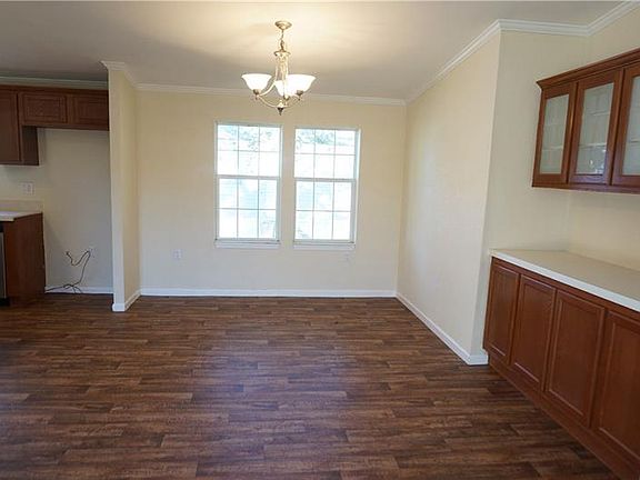 5th image of 1527 Woodlawn Ave