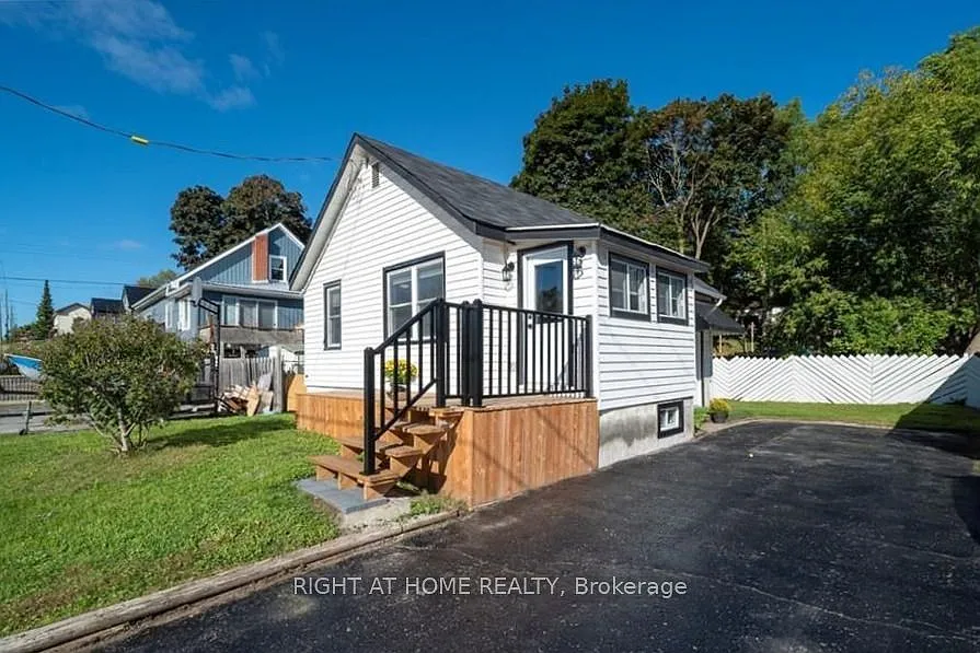 2 bed, $1,900 — Photo 2