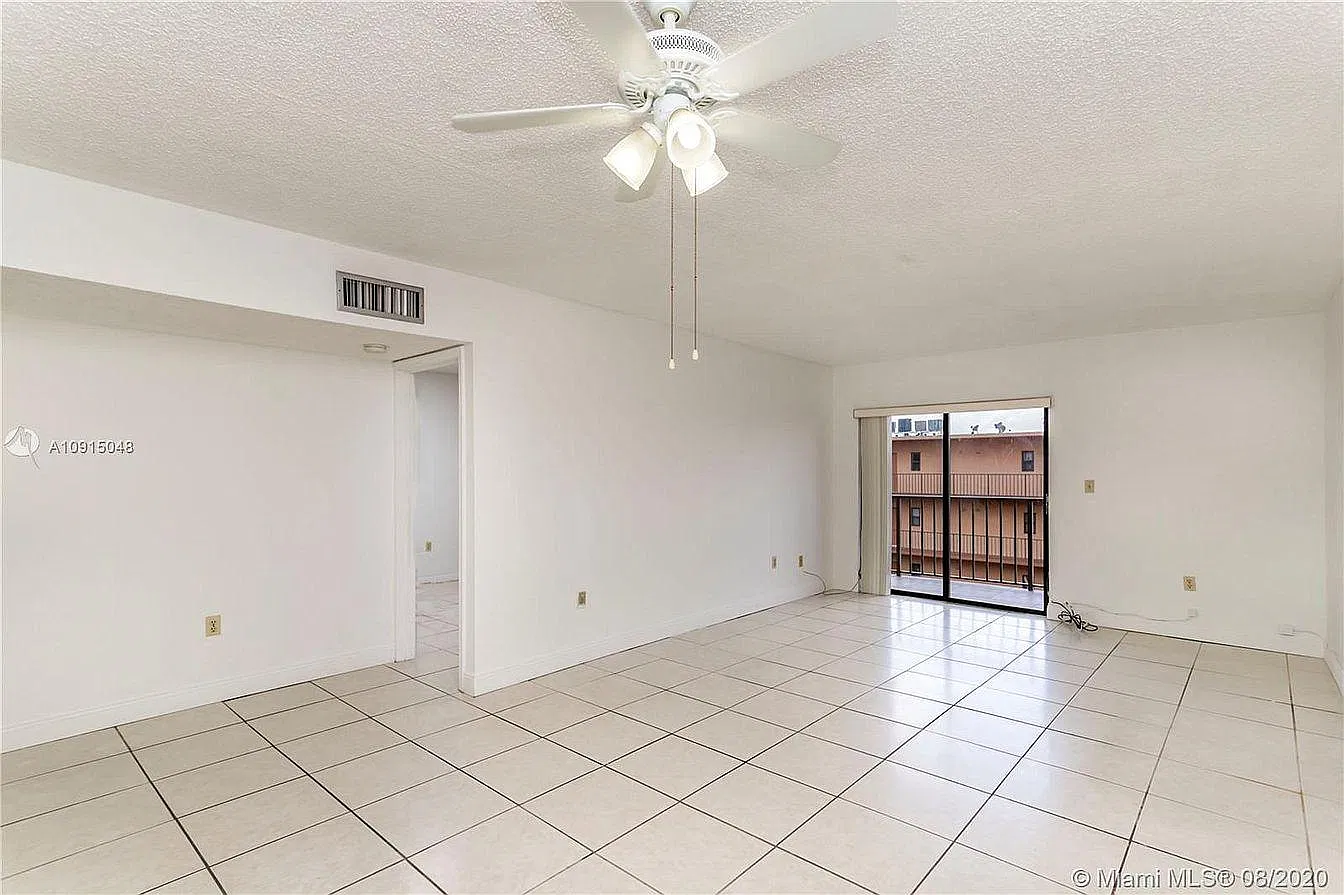 1 bed, 864 sqft, $1,800 — Photo 3