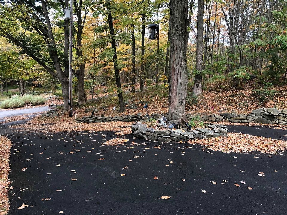 2nd image of 82 Depot Hill Rd