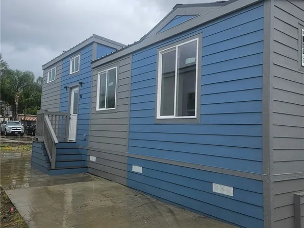 501 S Mistletoe Ave Space 17, San Jacinto, CA 92583