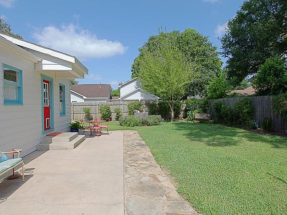 5th image of 1007 Avenue Of Oaks St