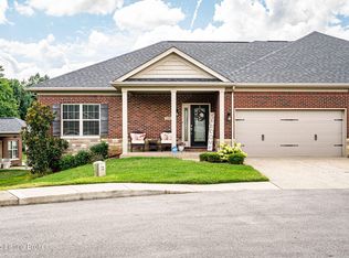 6401 Clover Trace Cir, Louisville, KY 40216