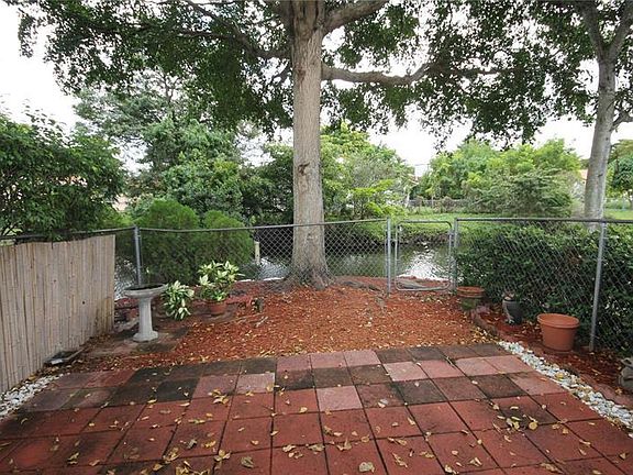 5th image of 3625 Coral Springs Dr