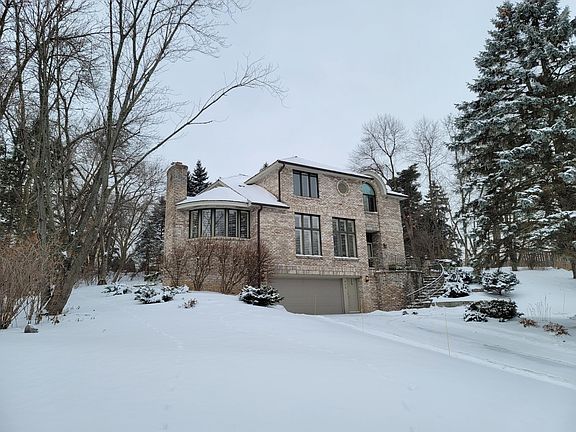 2nd image of 720 Sylvandale Ct S