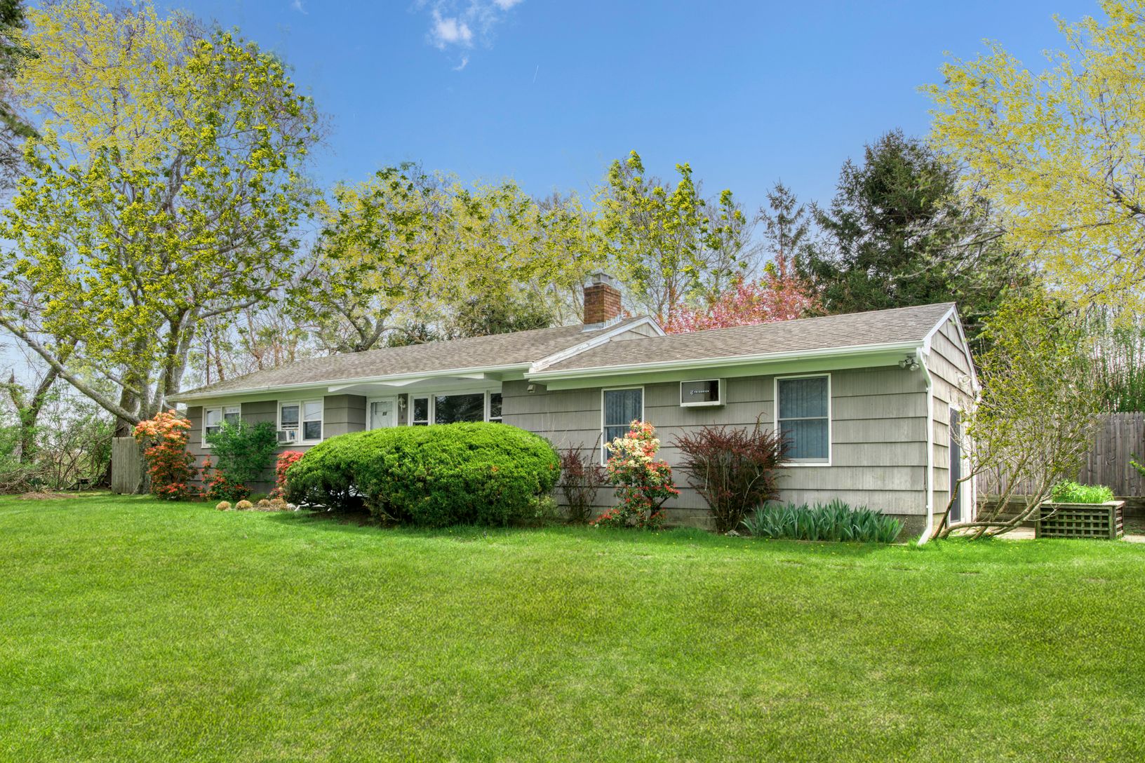 11 South Fairview Ave, Montauk, NY 11954 Out East