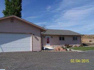700 Blanton Rd, Eltopia, WA 99330