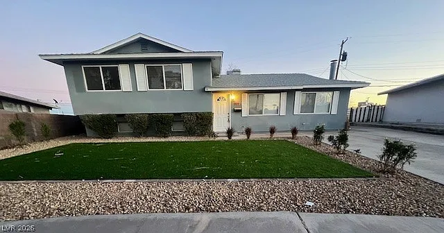 6213 Fairwood Ave — Photo 1