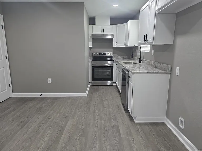 407 Rock St — Photo 5
