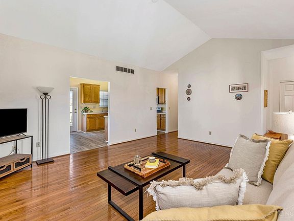 5th image of 209 Morgan Cir