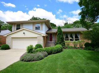 296 S Fair Ave, Elmhurst, IL 60126