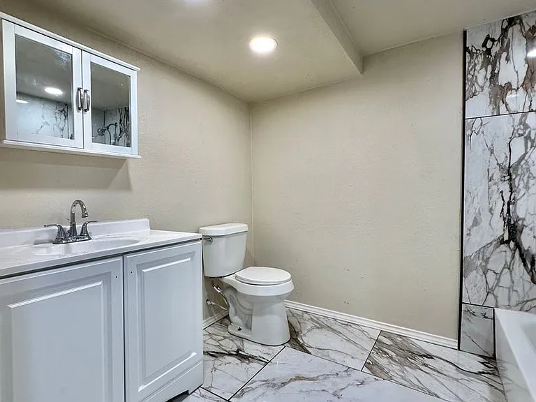 1320 Orient St — Photo 17