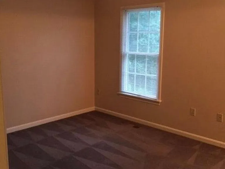 2434 Dunmore Ct — Photo 13
